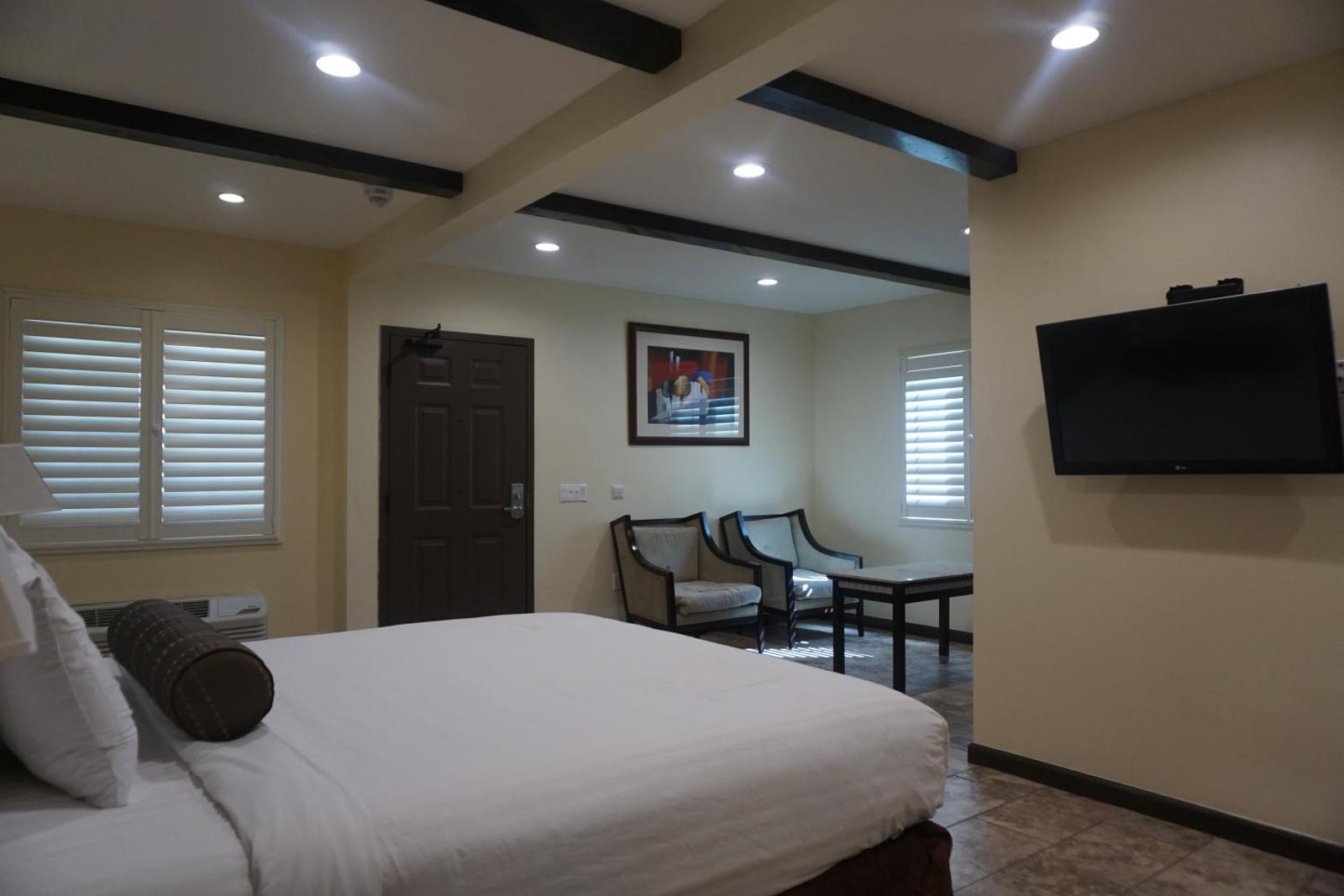 Tuscan Garden Inn