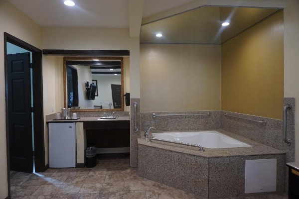 Tuscan Garden Inn image 4