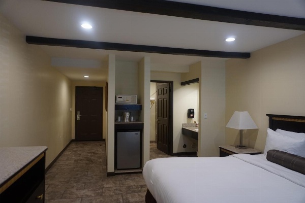 Tuscan Garden Inn image 7