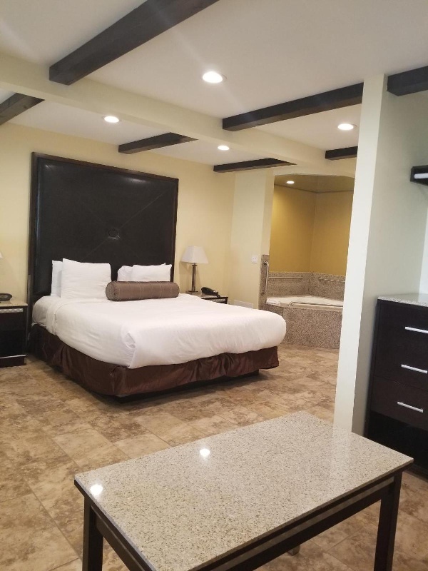 Tuscan Garden Inn image 8