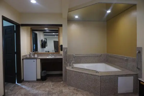 Tuscan Garden Inn 4