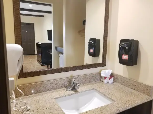 Tuscan Garden Inn 6